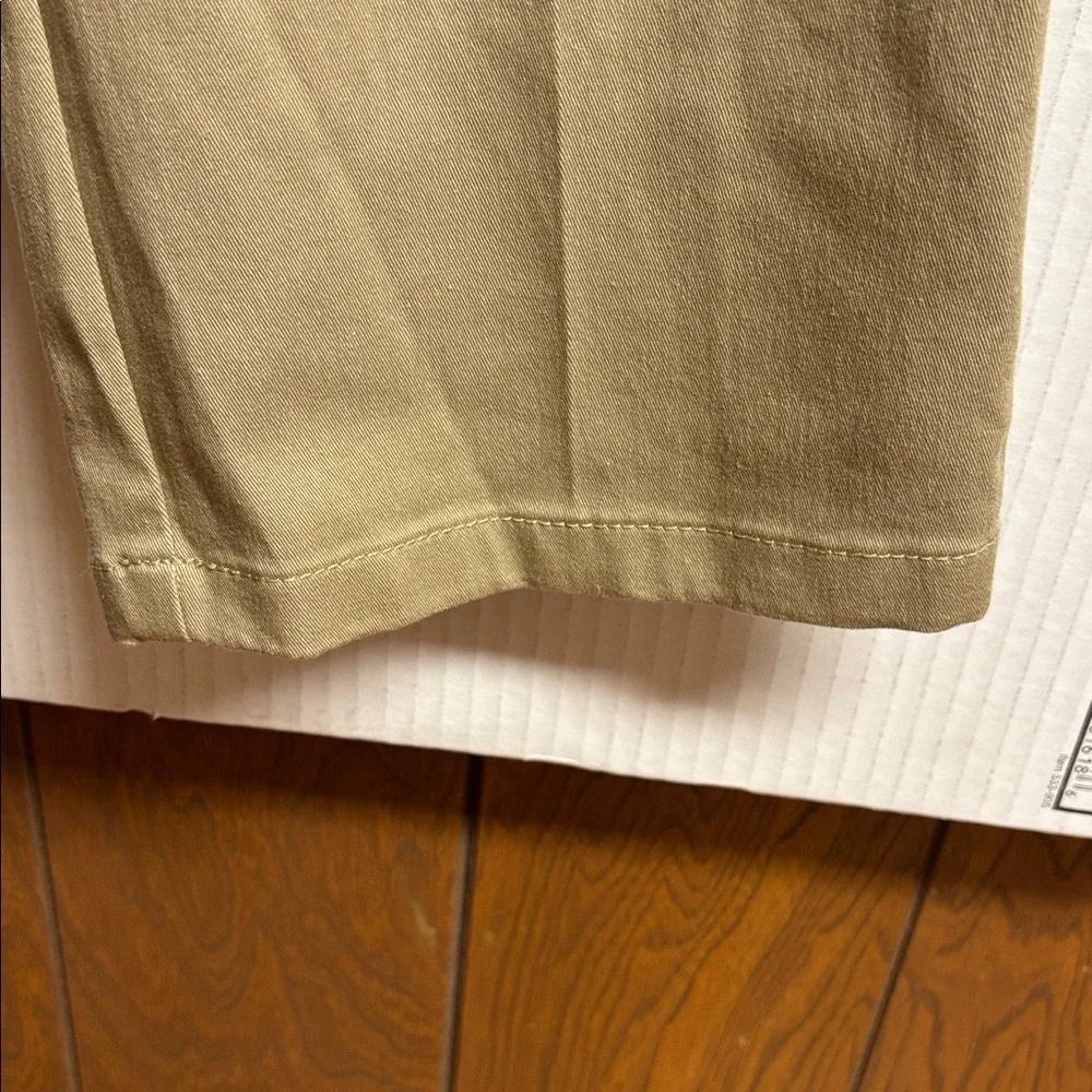 St. John's Bay Men's Khaki Chinos Classic Fit Flat Front Easy Care  NWT 34 X 30